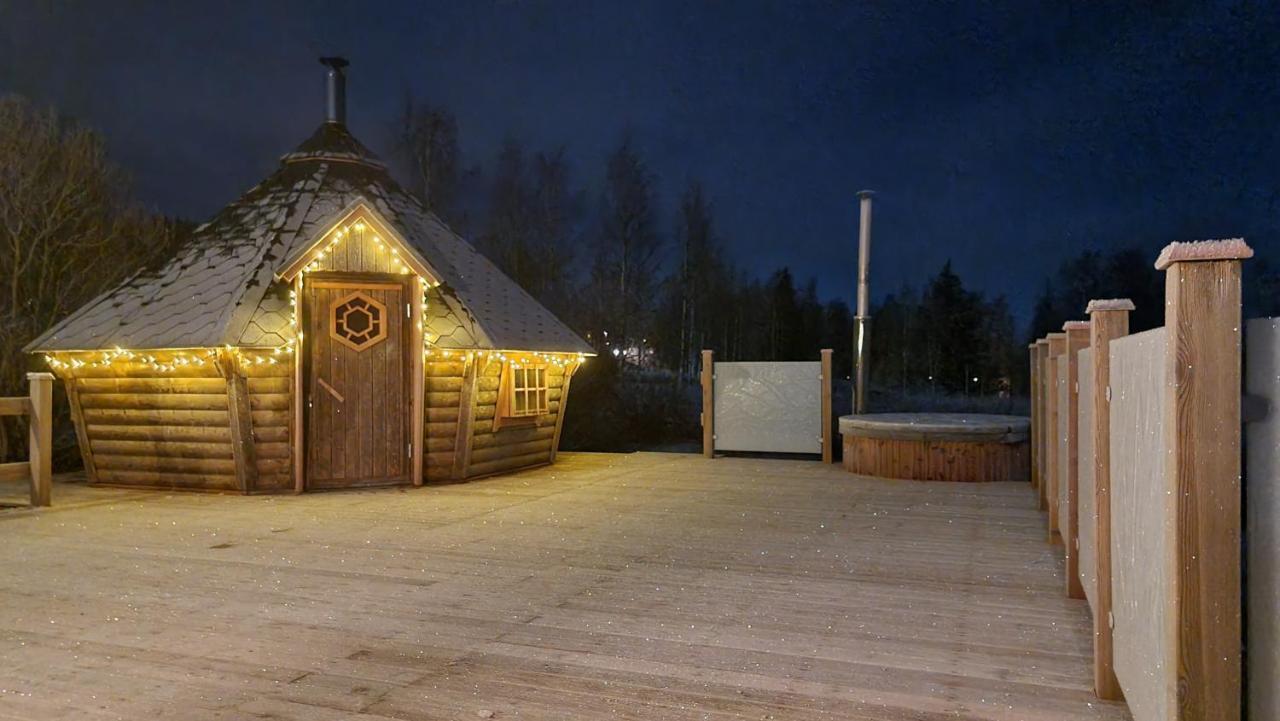 The Friendly Moose Hotel Overtornea Buitenkant foto