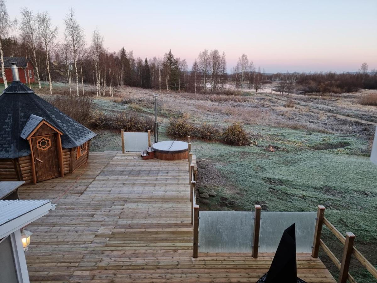 The Friendly Moose Hotel Overtornea Buitenkant foto